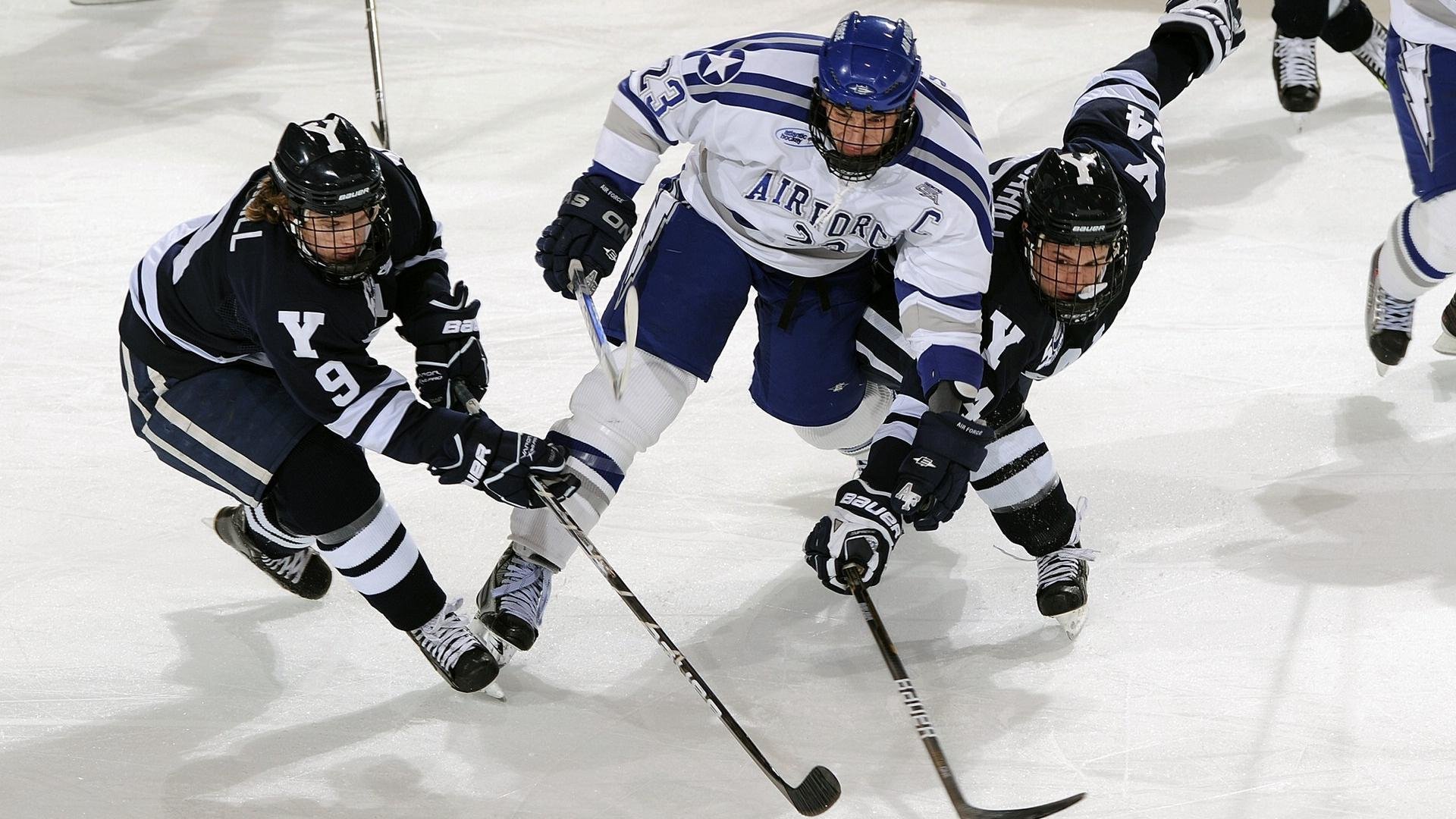 _极地冰钓大赛：冰天雪地中的钓鱼挑战_，冰钓鱼获