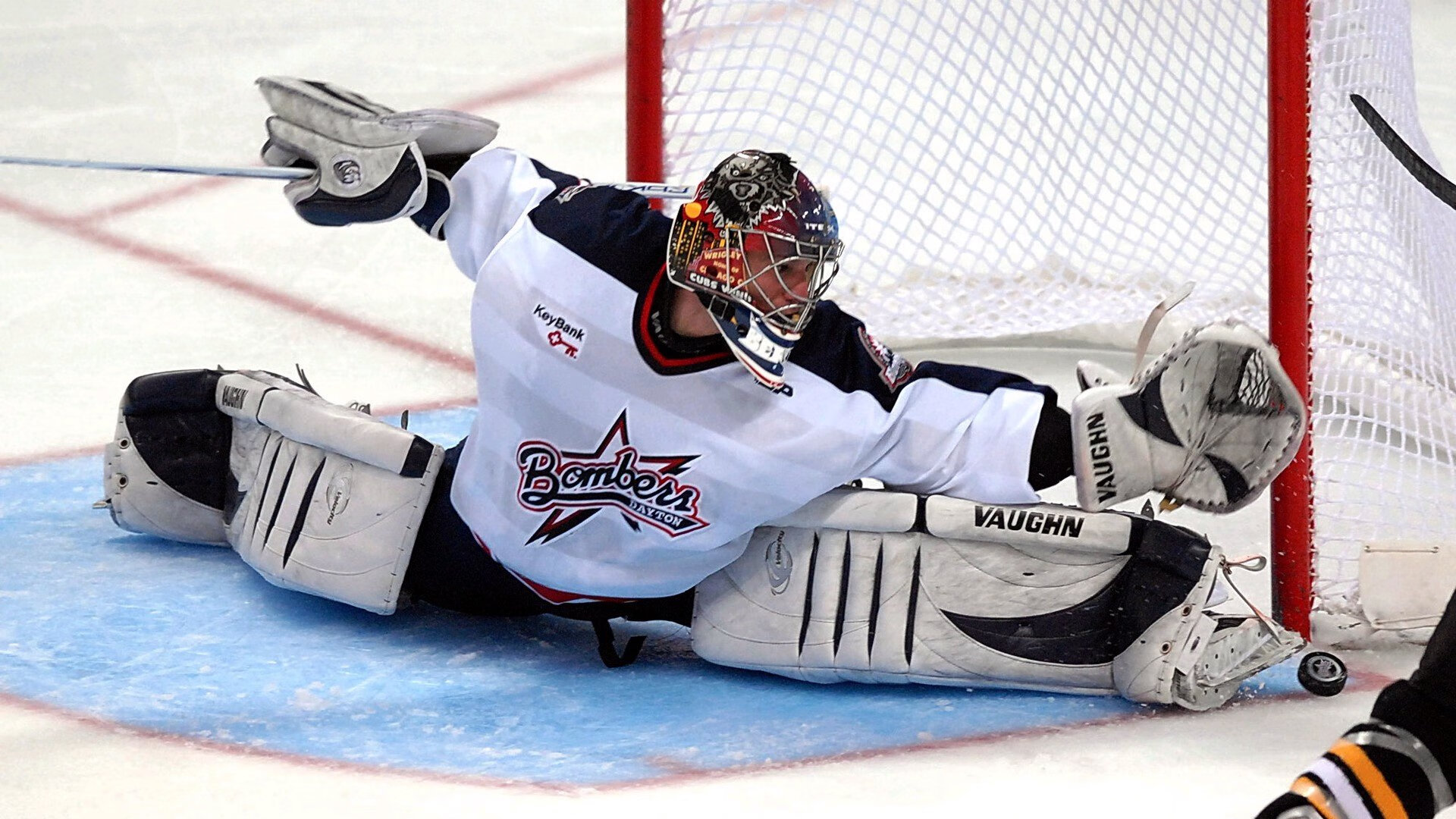 _篮网众志成城，主场力拼小牛_，篮网队官方